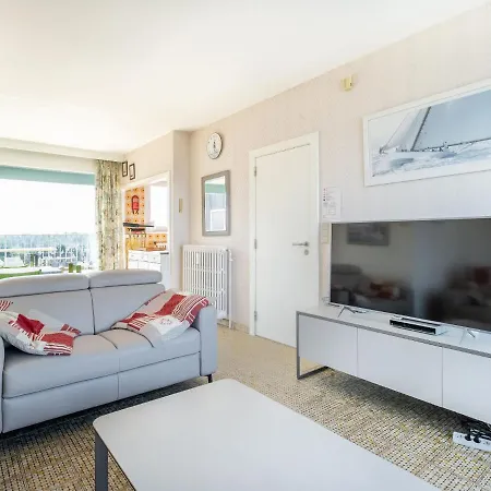 Magellan 701 Penthouse With Sea View In Apartment